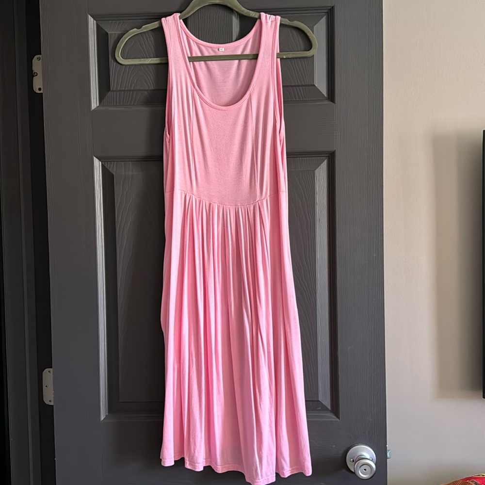 Pink dress with pockets